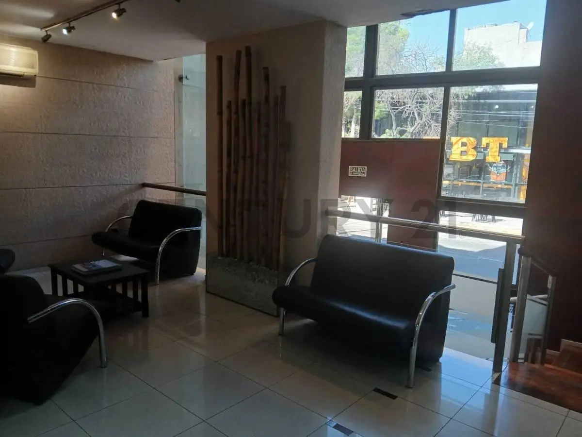 Edificio Corporativo en Venta. Totalmente equipado en Calle Paso de Los Andes 2