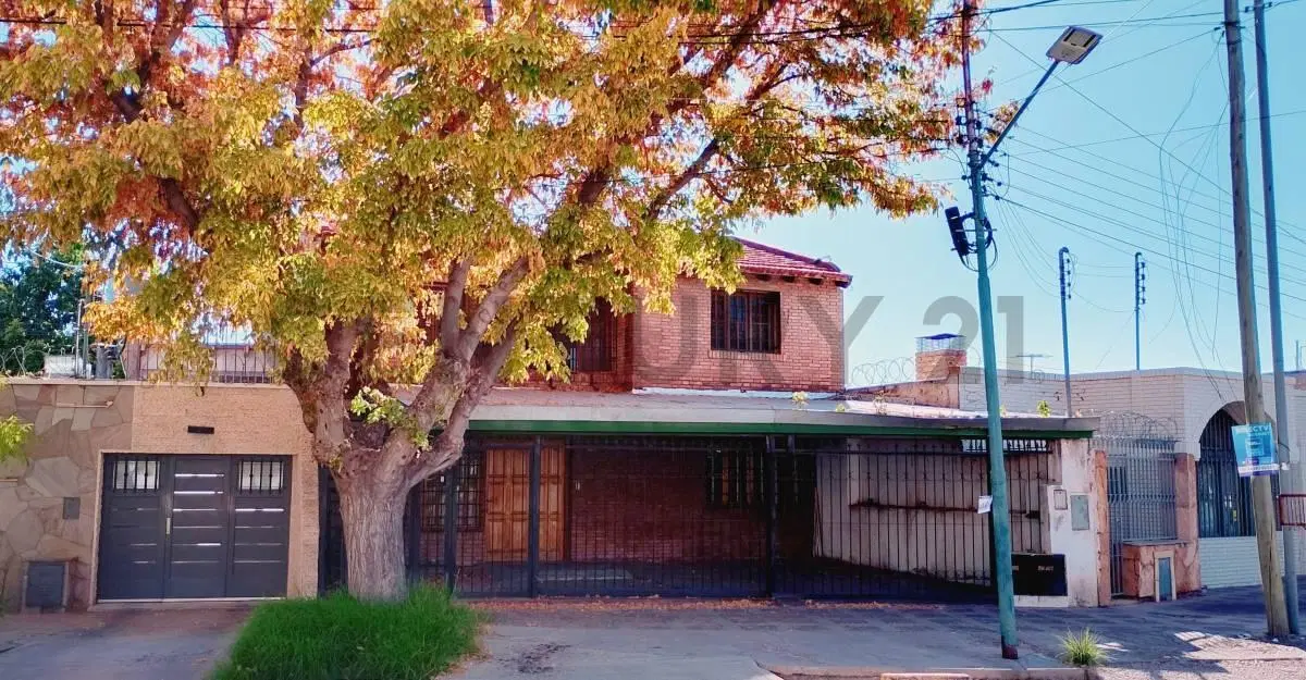Century21 López vende casa en Godoy Cruz 3