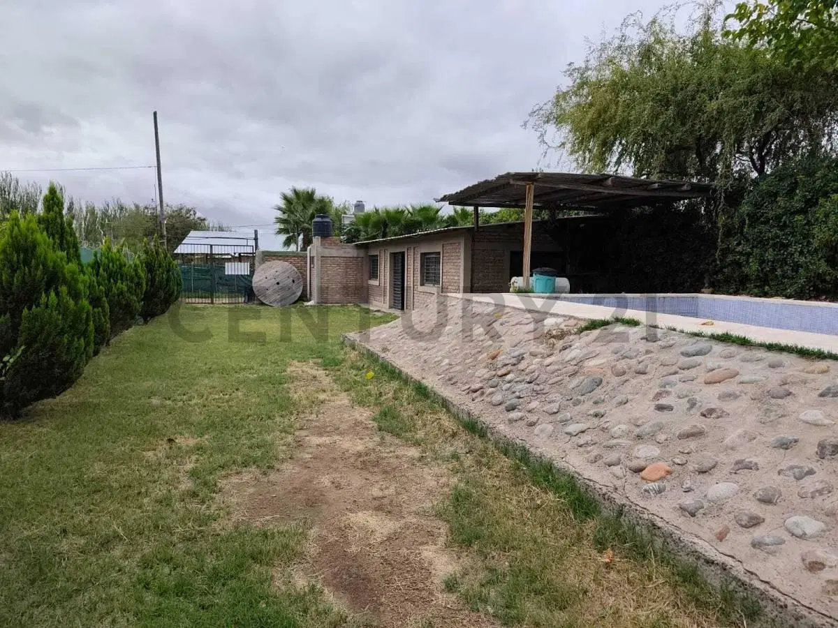 CASA CON QUINCHO EN FRAY LUIS BELTRAN 5