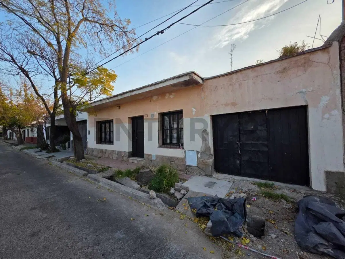 CASA PARA RECICLAR – DORREGO, GUAYMALLÉN 8