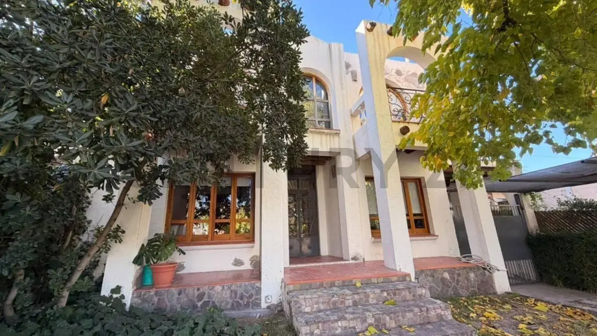 CASA EN VENTA - BARRIO RUCALEN 2