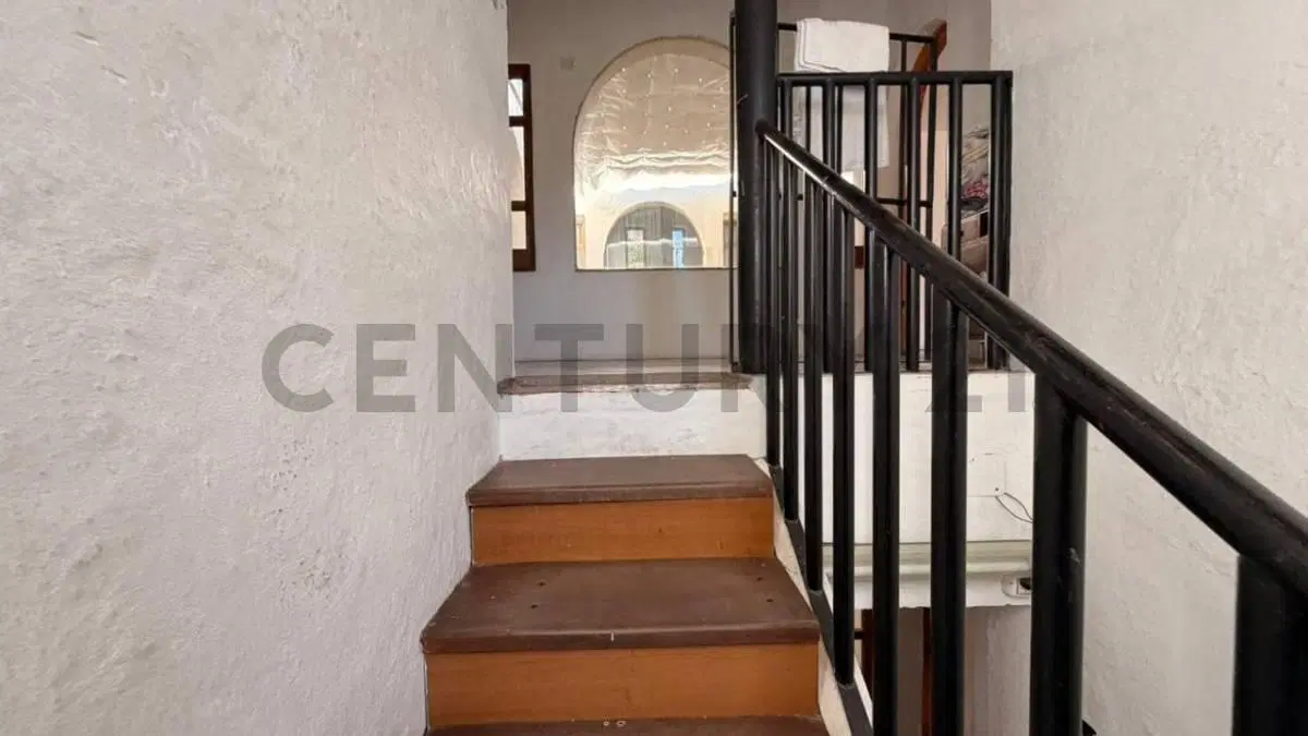 CASA EN VENTA - BARRIO RUCALEN 5