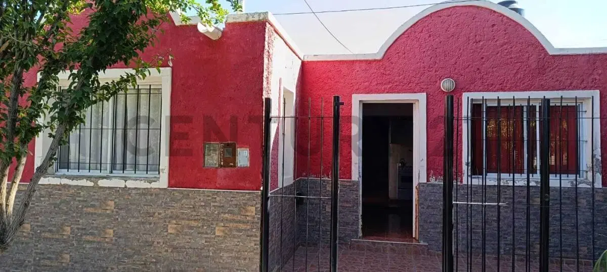 Century 21 vende propiedad con 3 departamentos en Tunuyán 5