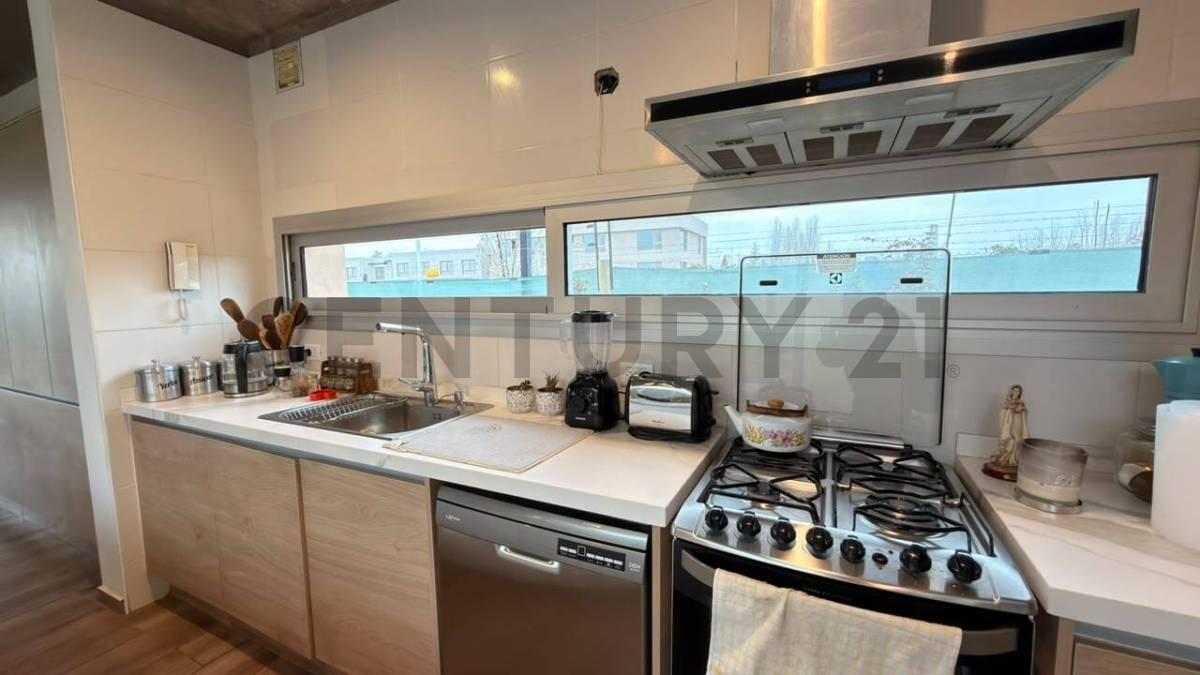 Foto de CASA EN VENTA - BARRIO RINCON VIAMONTE, imagen 2