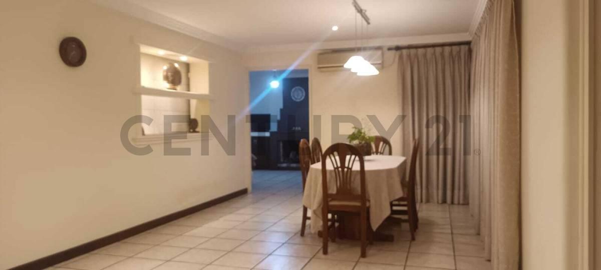 Foto de CASA EN VENTA EN GUAYMALLEN, imagen 2
