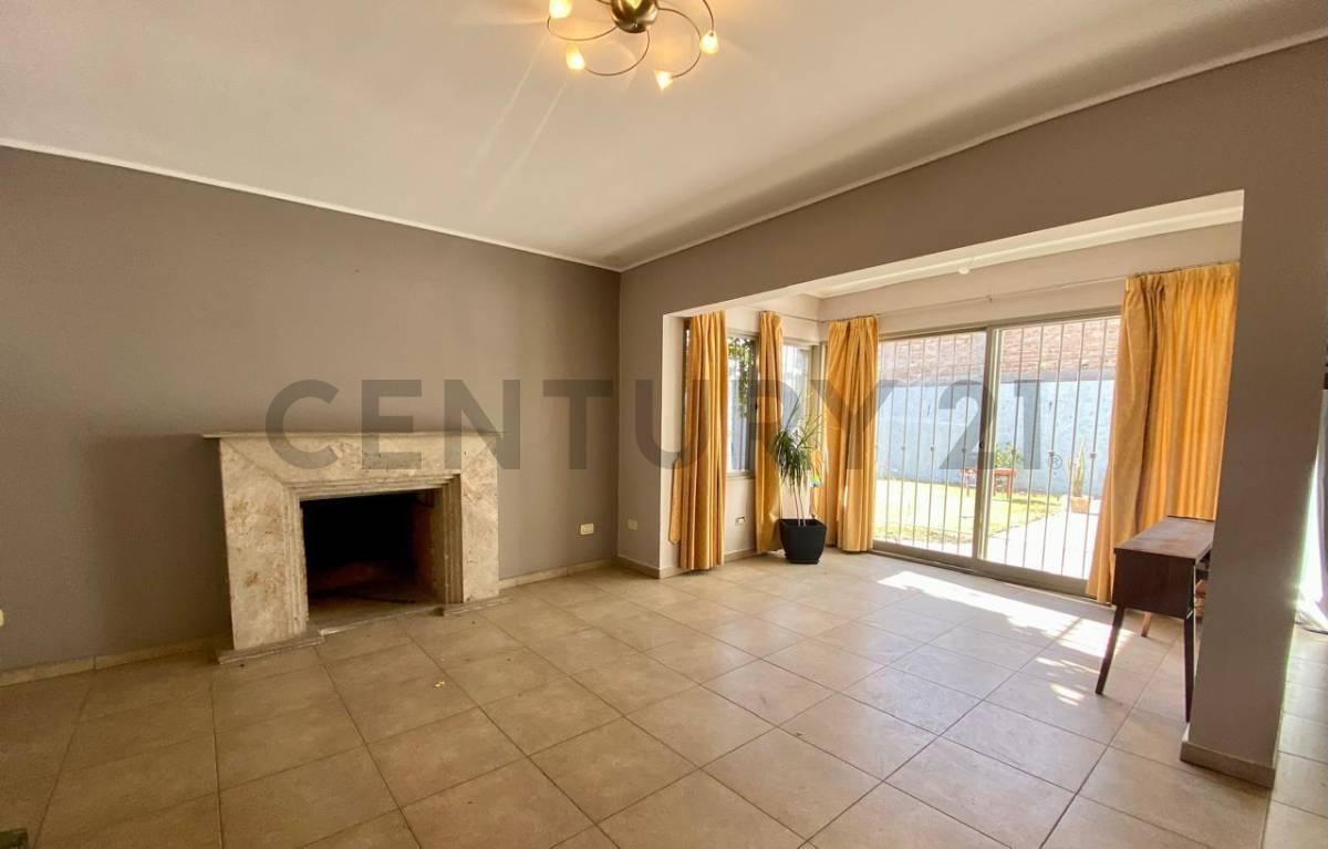 Foto de Casa 3 dormitorios, Jardin y Doble cochera, imagen 3