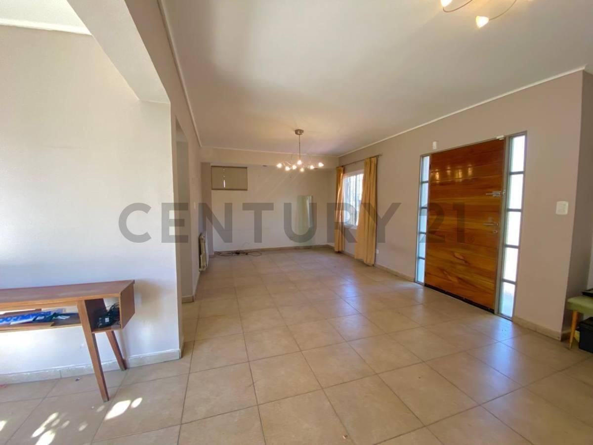 Foto de Casa 3 dormitorios, Jardin y Doble cochera, imagen 1