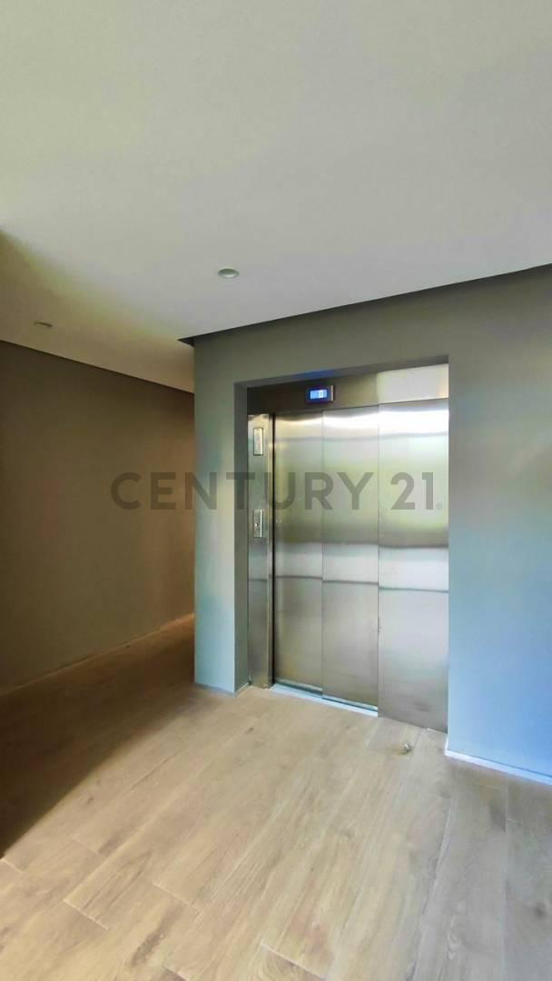 Foto de Departamento premium amoblado en alquiler | 3 dormitorios, cochera y, imagen 3