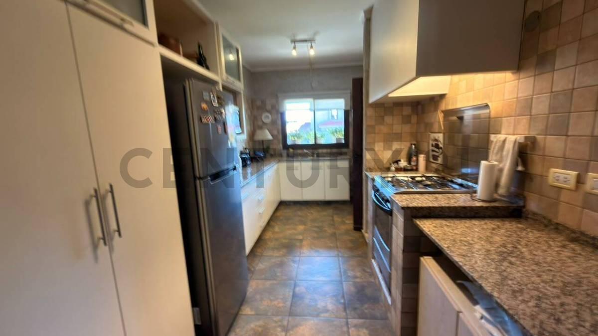 Foto de CASA EN VENTA - BARRIO PALMARES, imagen 1