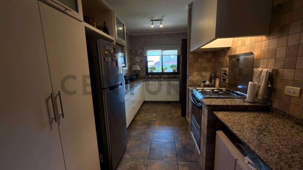 Foto de CASA EN VENTA - BARRIO PALMARES, imagen 3