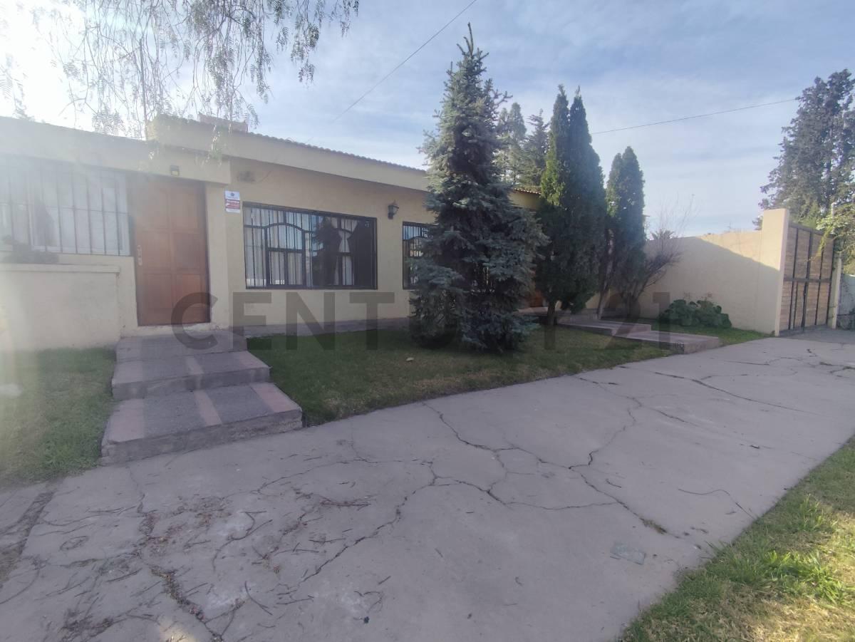 Foto de Venta Casa 6 ambientes Luján de Cuyo, imagen 2