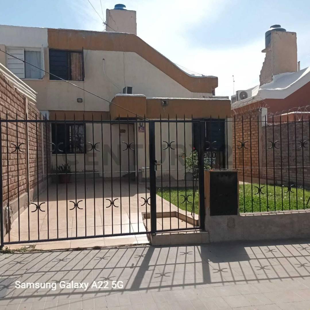Foto de Century21 López ofrece a la venta Casa en Godoy Cruz, Mendoza., imagen 1