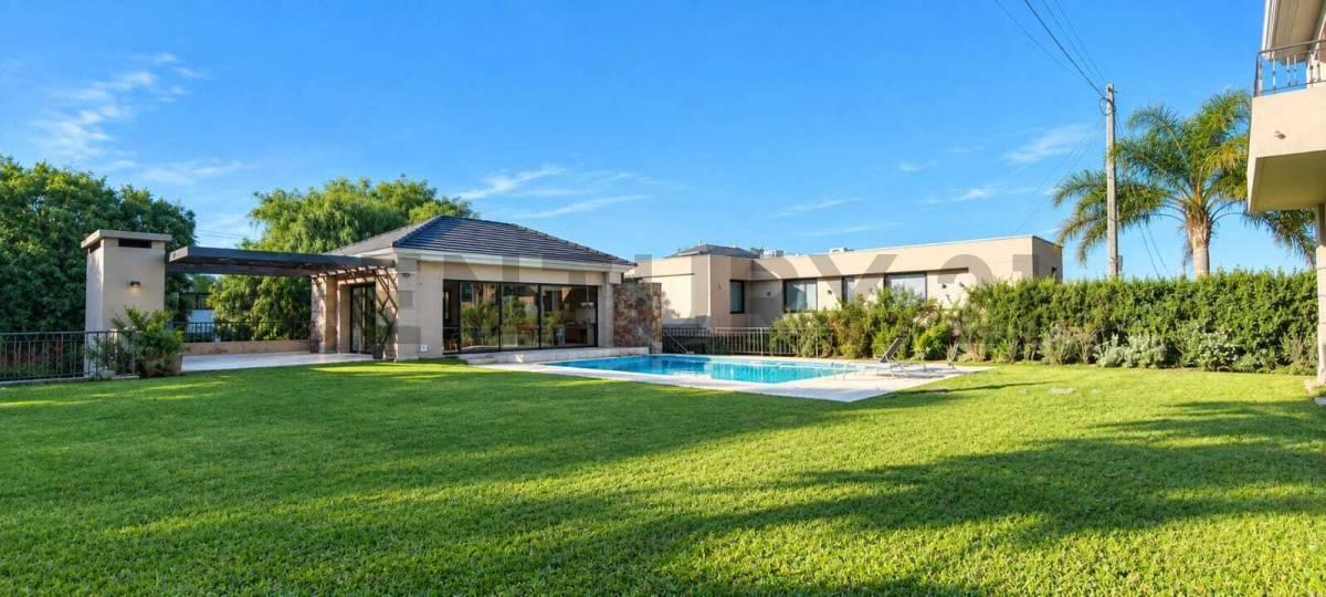 Foto de Century 21 López vende casa en Barrio Privado Dalvian, Mendoza, imagen 3
