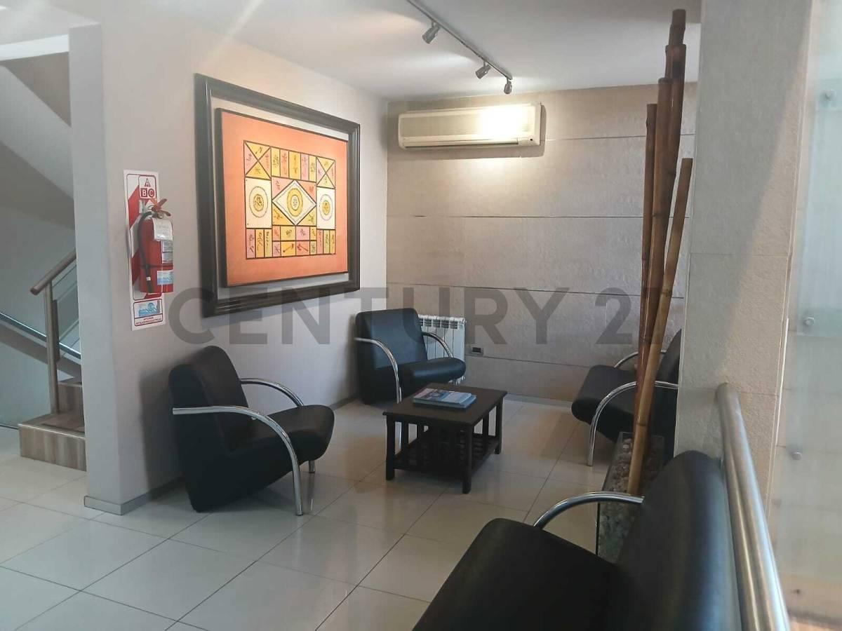 Foto de Edificio Corporativo en Venta. Totalmente equipado en Calle Paso de Los, imagen 2