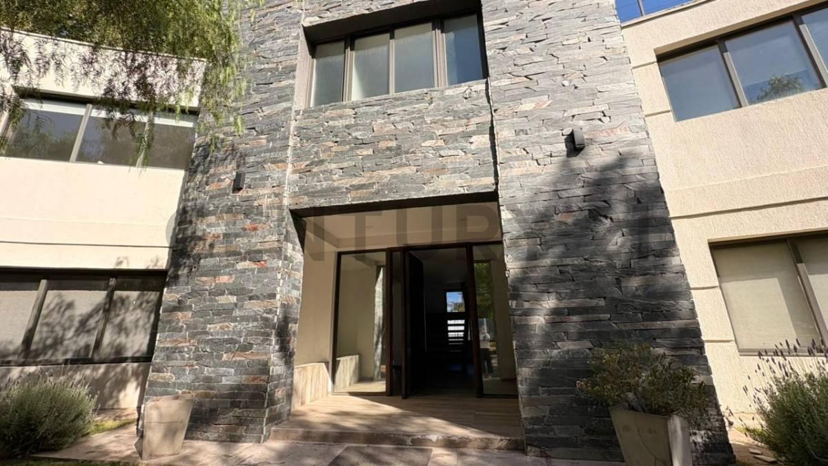 Foto de CASA EN VENTA - TERRUÑO DE ARAOZ, imagen 3