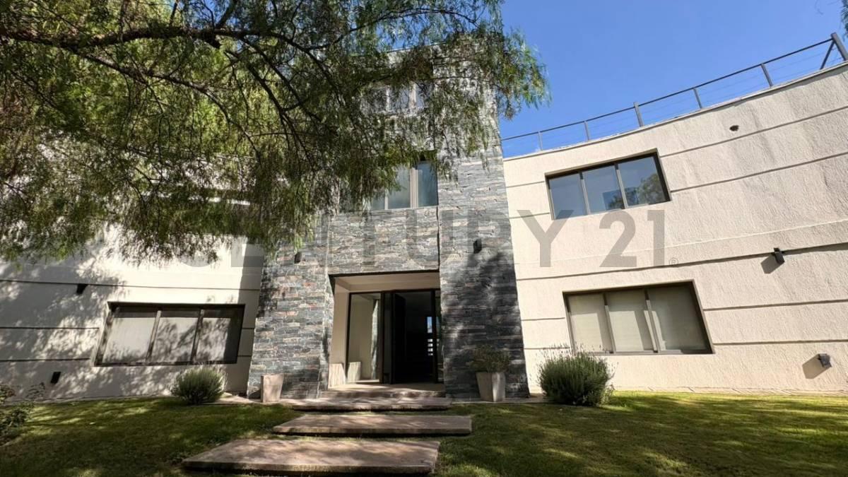 Foto de CASA EN VENTA - TERRUÑO DE ARAOZ, imagen 2