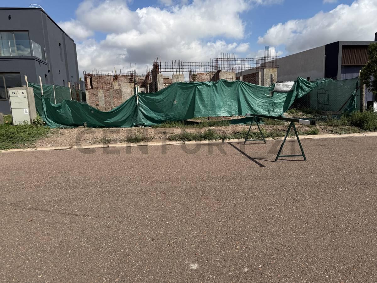 Foto de Venta de Terreno Barrio Las Cortaderas Country 2 - Guaymallén, imagen 1