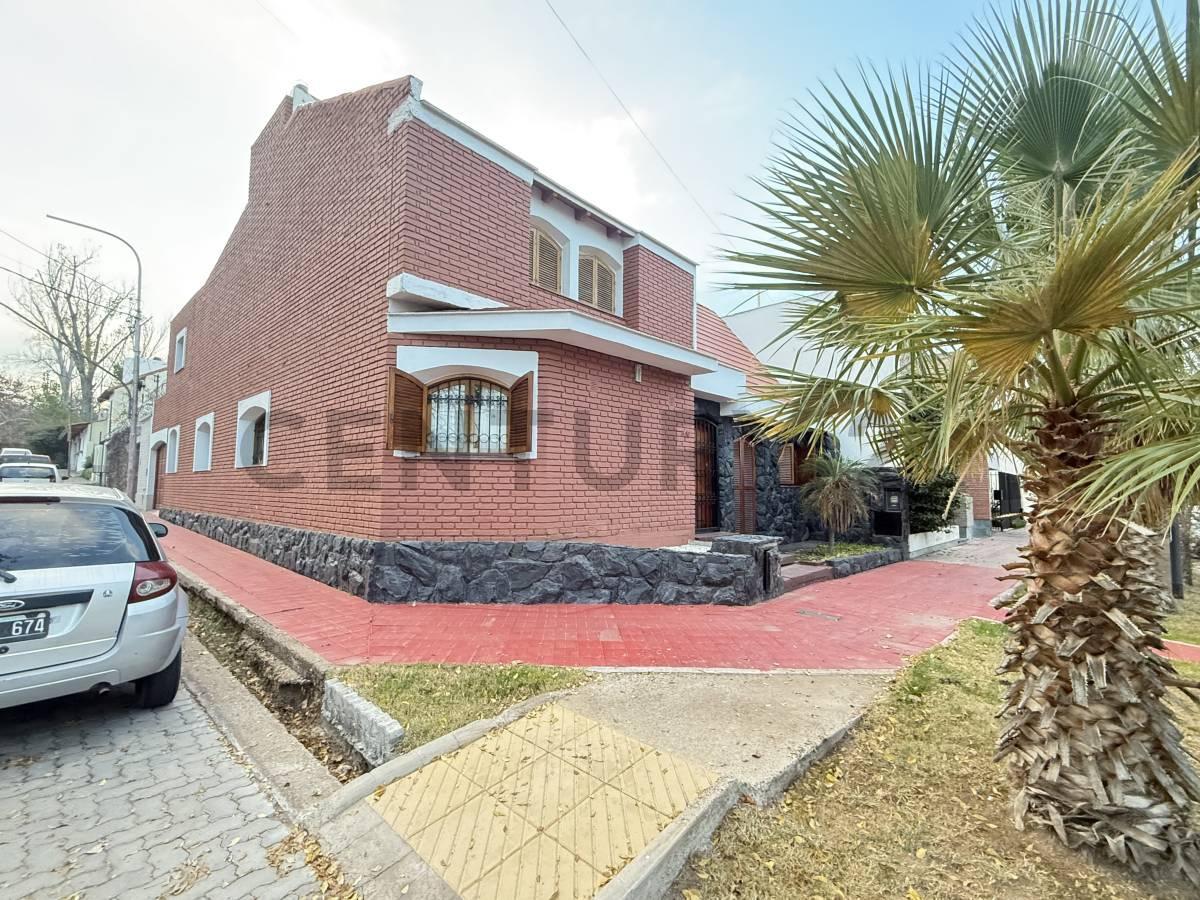Foto de Century21 López ofrece a la venta amplia casa esquina en la Sexta, imagen 4