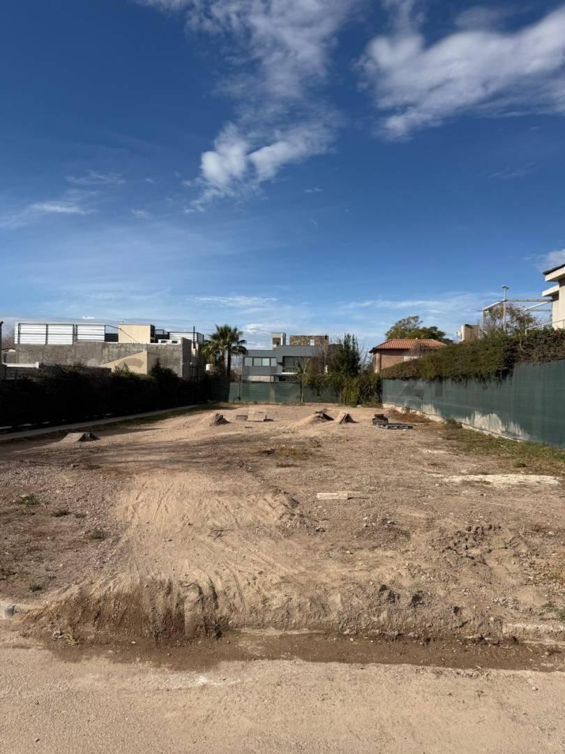 Foto de Terreno en Venta Barrio la Barraca Dorrego Mendoza, imagen 1