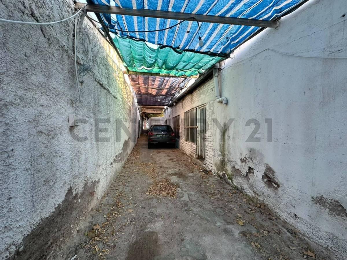 Foto de Terreno con casa a demoler en Godoy Cruz, imagen 3