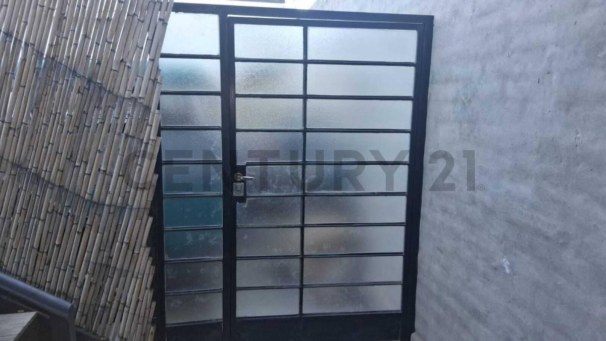 Foto de Venta una vivienda con consultorios u oficinas en calle Mitre de Ciudad, imagen 2