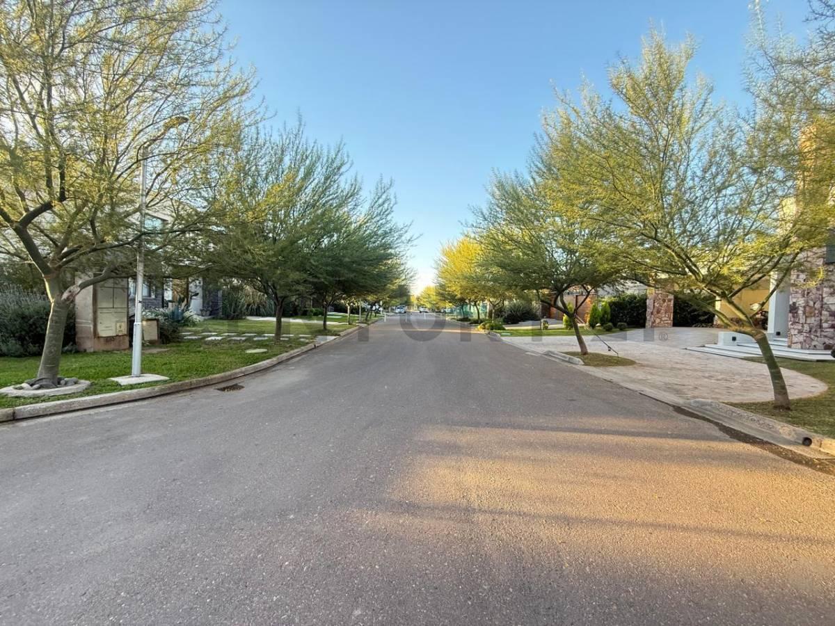 Foto de Century21 López ofrece a la venta Lote en Barrio Privado Los Teros, imagen 4