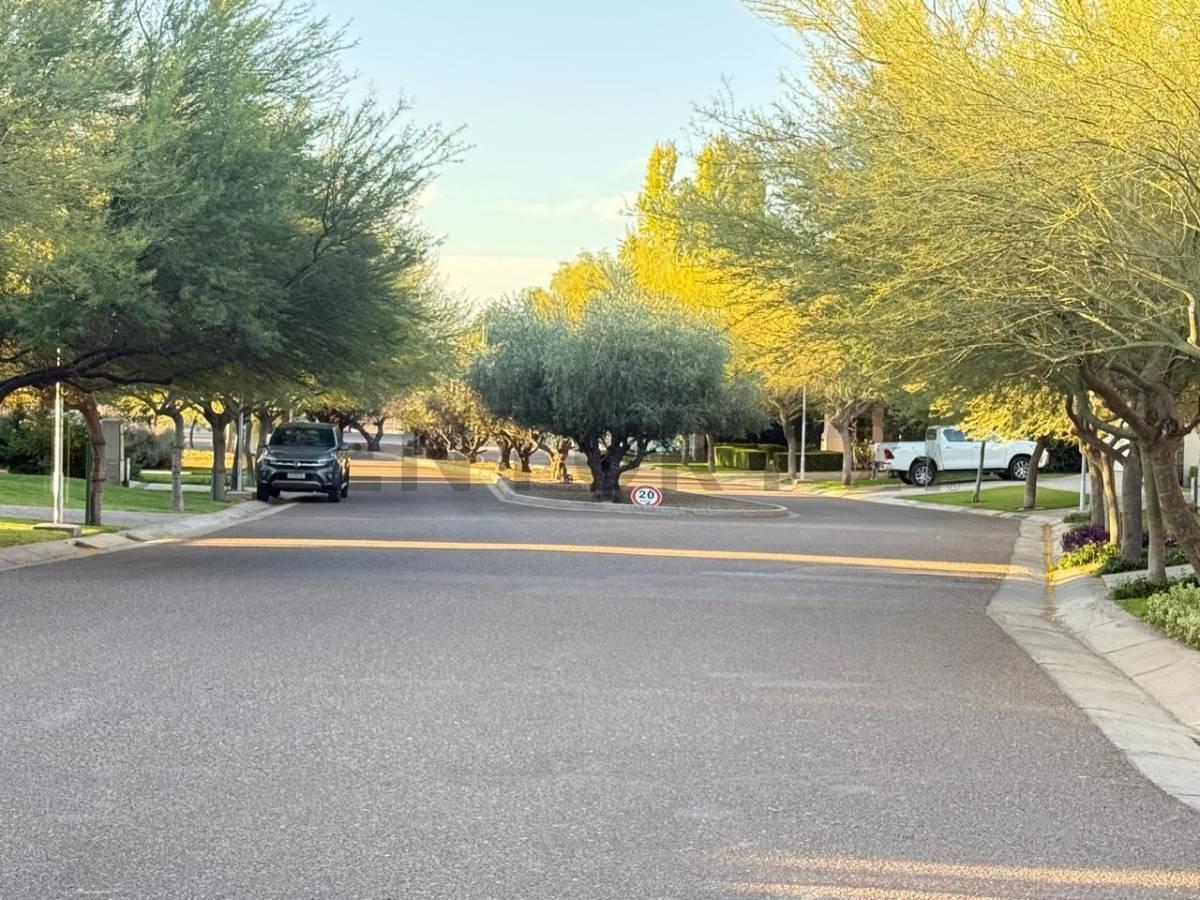 Foto de Century21 López ofrece a la venta Lote en Barrio Privado Los Teros, imagen 3