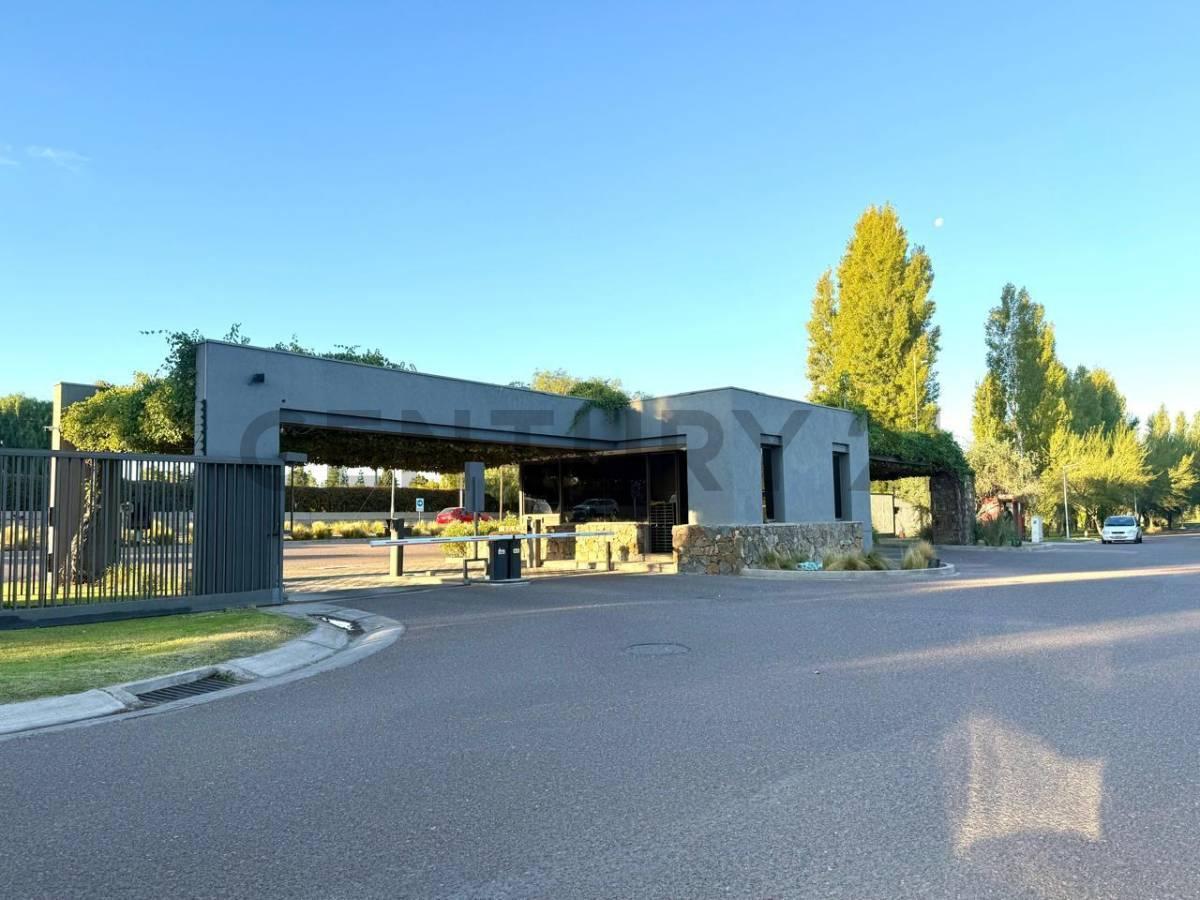 Foto de Century21 López ofrece a la venta Lote en Barrio Privado Los Teros, imagen 1