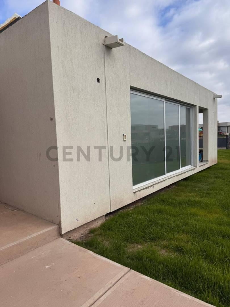 Foto de Casa en Venta barrio privado Las Retamas-Maipu, imagen 1