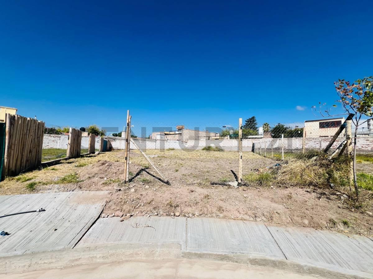 Foto de ÚLTIMO LOTE DE 750 M2 EN VENTA EN BARRIO PRIVADO SOLANAS DE SAN TELMO, imagen 2