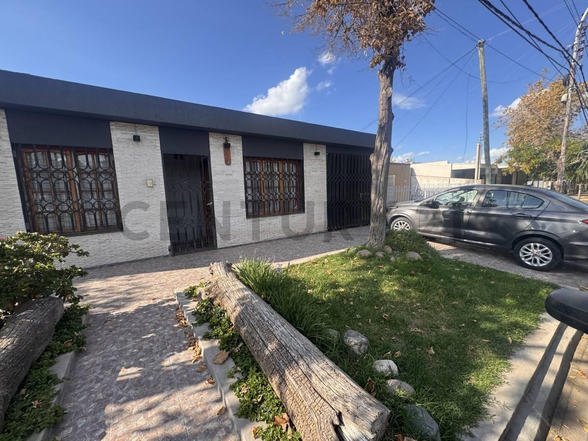 Foto de CASA EN VENTA – LUZURIAGA, MAIPÚ, imagen 1