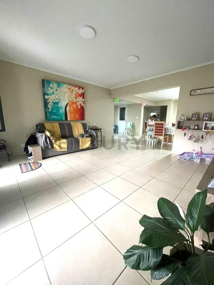 Foto de VENTA CASA 3 DORMITORIOS EN B° PRIVADO, imagen 2
