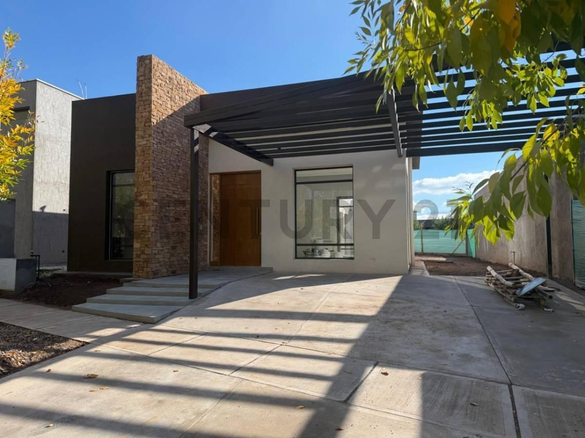 Foto de VENTA CASA 3 DORMITORIOS EN B° PRIVADO, imagen 1