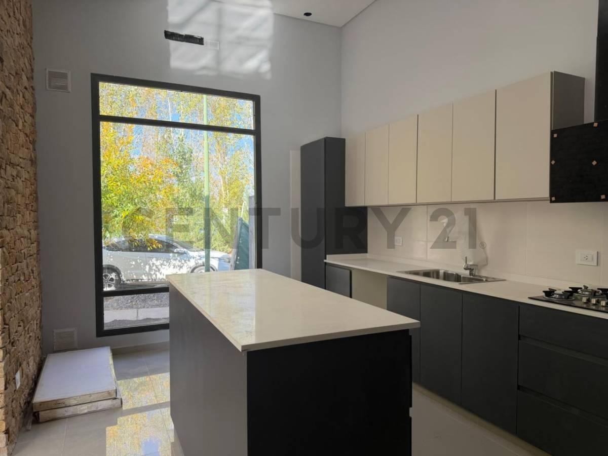 Foto de VENTA CASA 3 DORMITORIOS EN B° PRIVADO, imagen 4