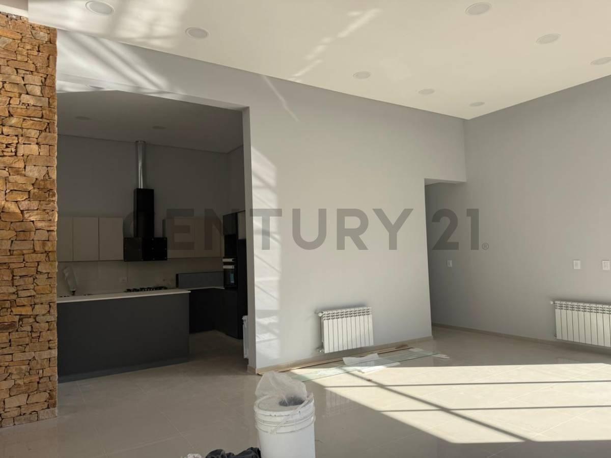 Foto de VENTA CASA 3 DORMITORIOS EN B° PRIVADO, imagen 3