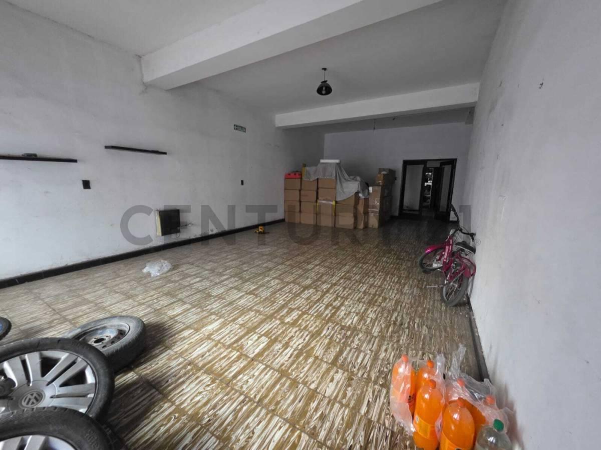Foto de SALON COMERCIAL Y DEPARTAMENTO EN GUAYMALLEN, imagen 3