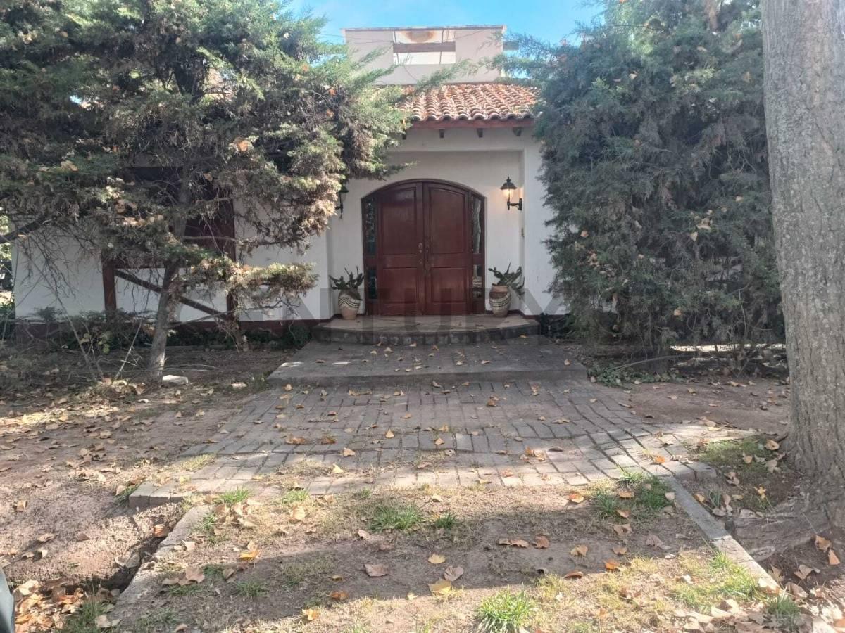 Foto de VENTA DE CASA BARRIO PRIVADO LA CAPILLA - VISTALBA, imagen 1