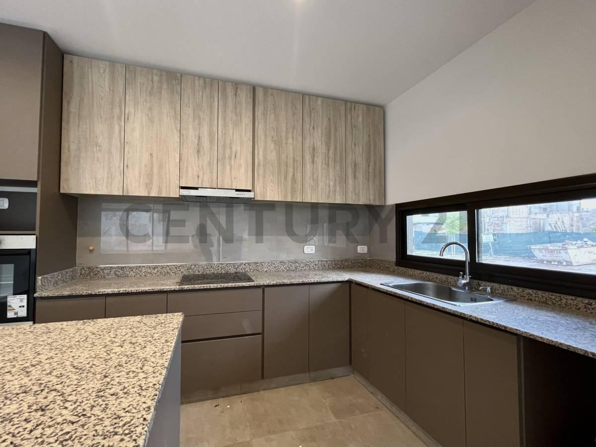 Foto de Century 21 López vende casa en barrio privado “Ciro de Vieytes” Maipú, imagen 5