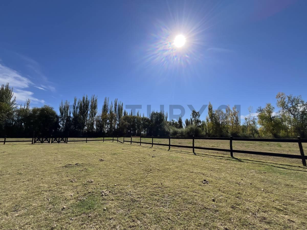 Foto de Century 21 López vende lote en Country rural “Sauce Viejo” en Tunuyán, imagen 1