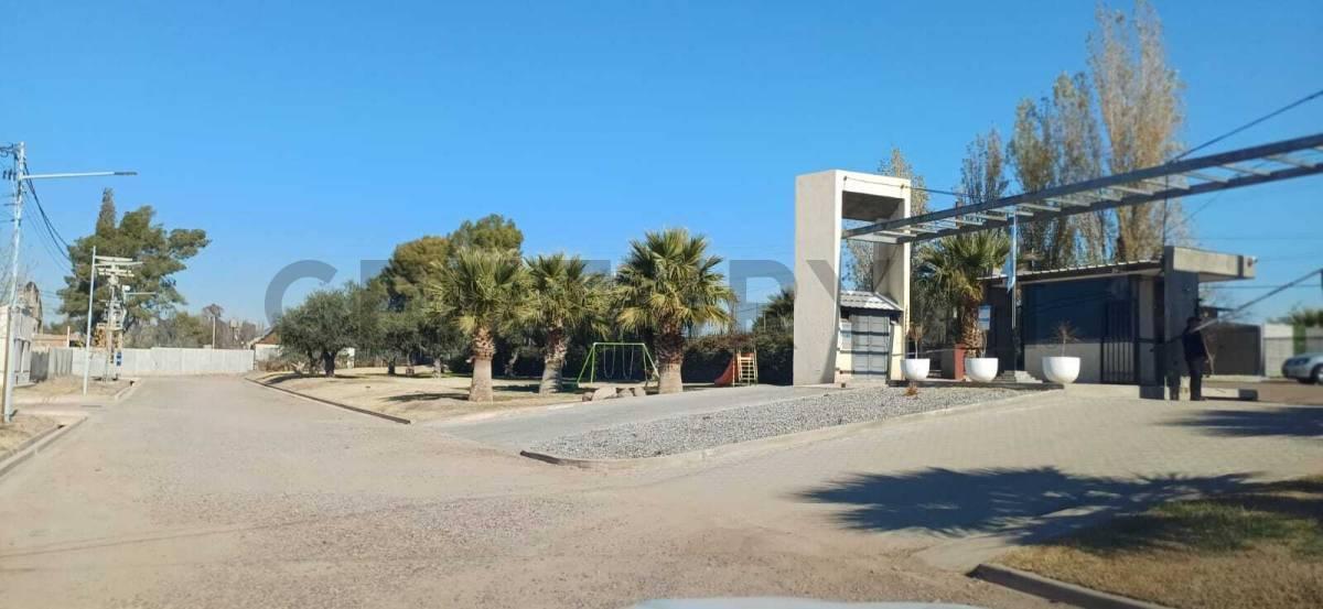 Foto de CASA EN VENTA - B° PRIVADO AMPROS V, imagen 3