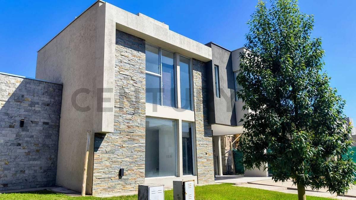Foto de Venta de Casa Barrio Privado en Guaymallén, imagen 1