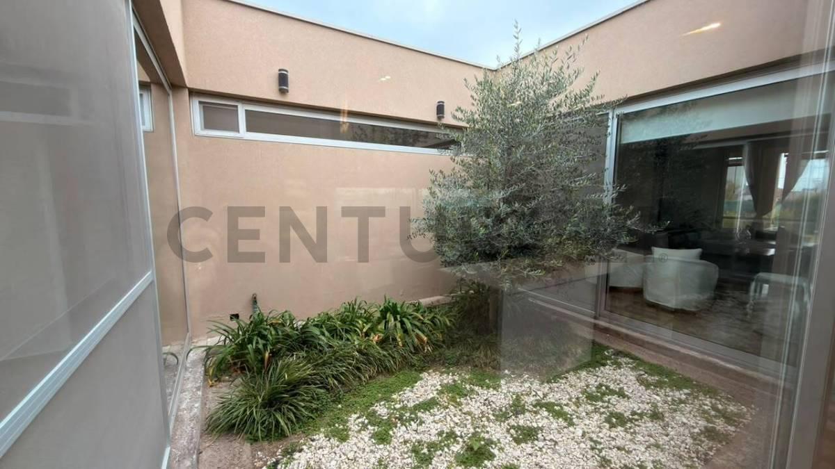Foto de CASA EN VENTA - BARRIO RINCON VIAMONTE, imagen 3