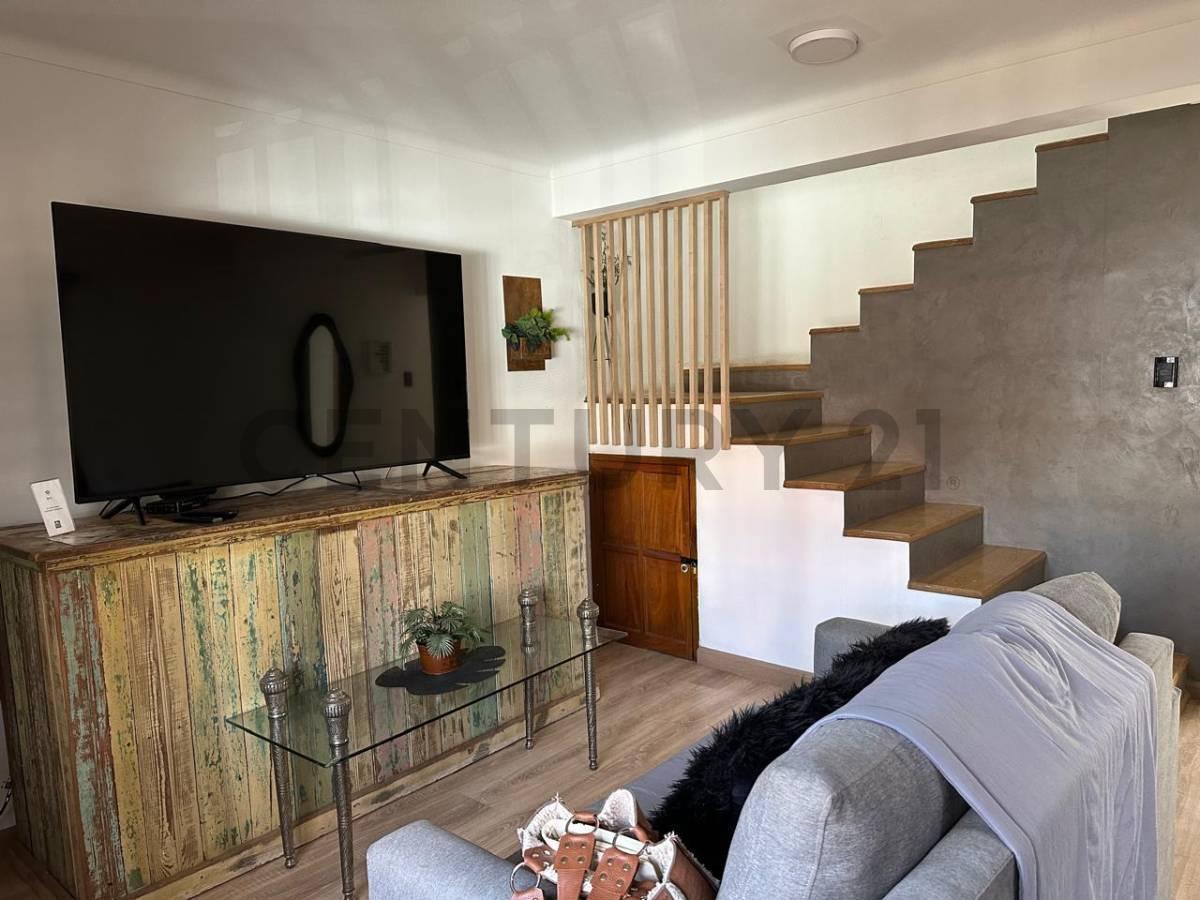 Foto de Casa dúplex en VENTA en la Quinta Sección de la Ciudad de Mendoza, imagen 1