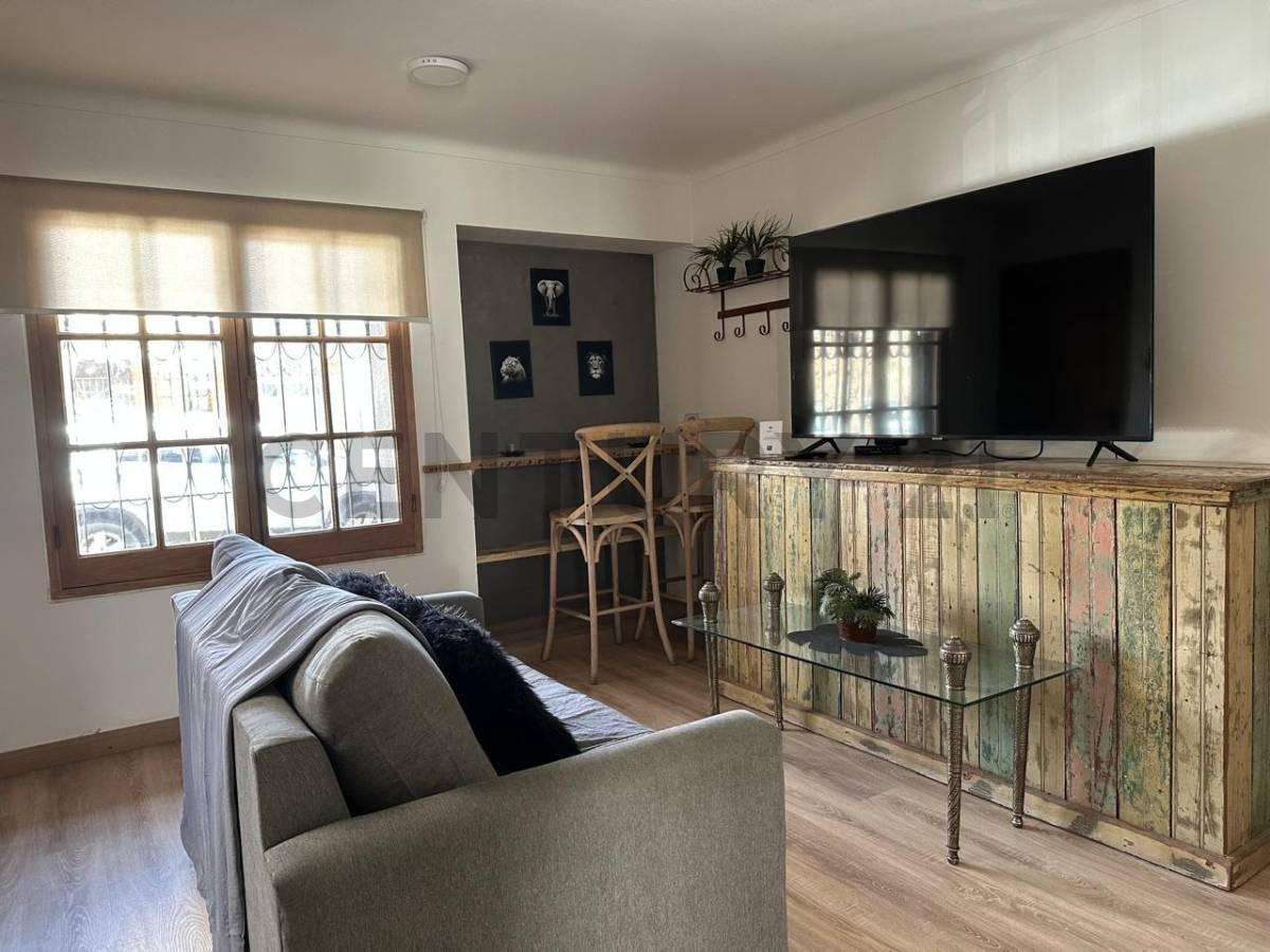 Foto de Casa dúplex en VENTA en la Quinta Sección de la Ciudad de Mendoza, imagen 3