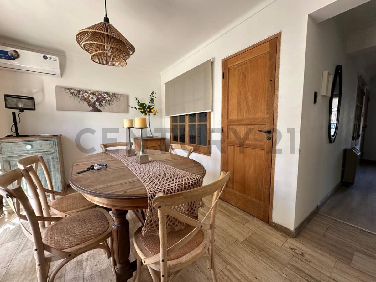 Foto de Casa dúplex en VENTA en la Quinta Sección de la Ciudad de Mendoza, imagen 2