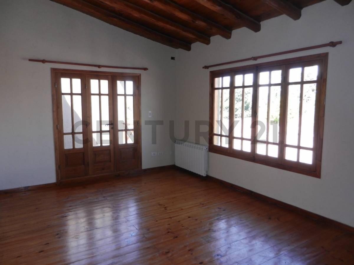Foto de CENTURY21 VENDE ESPECTACULAR VIVIENDA EN BARRIO FURLOTTI, imagen 1