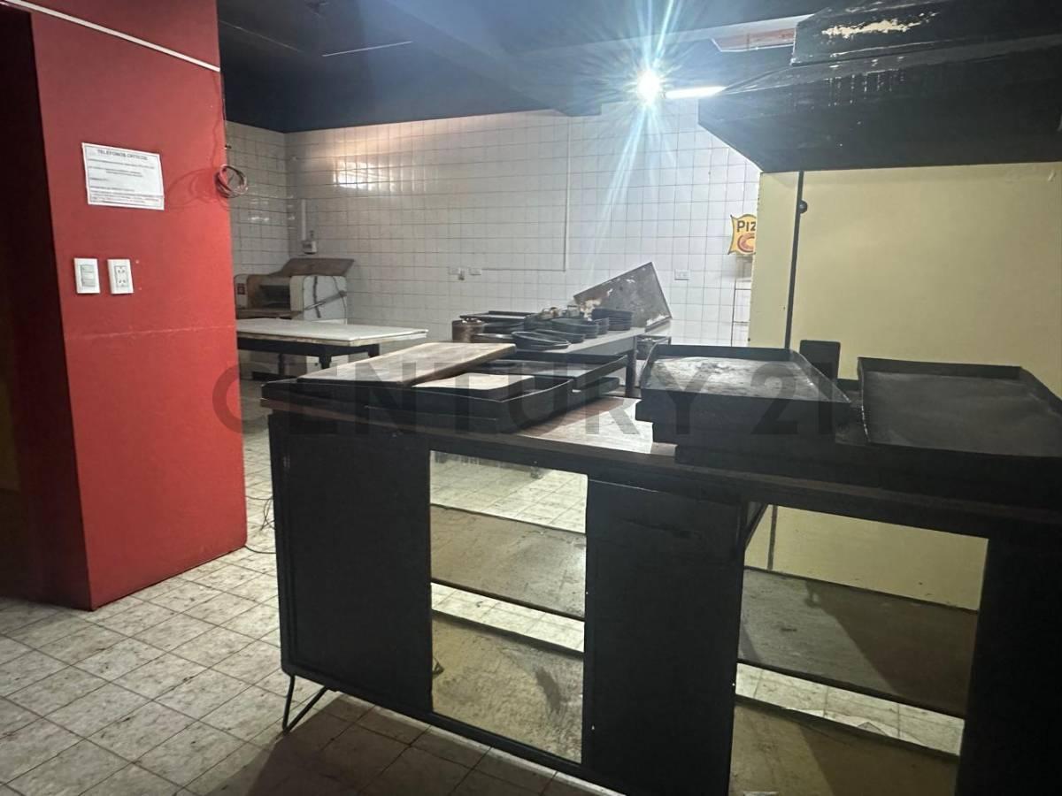 Foto de CENTURY 21 LOPEZ ALQUILA SALON COMERCIAL EN GODOY CRUZ, imagen 5