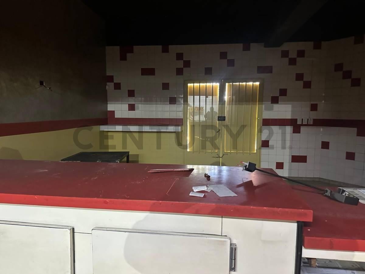 Foto de CENTURY 21 LOPEZ ALQUILA SALON COMERCIAL EN GODOY CRUZ, imagen 1