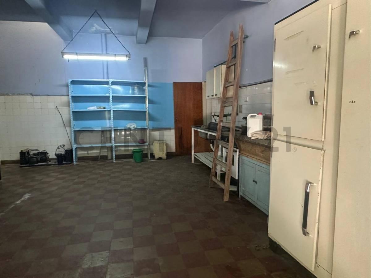Foto de CENTURY 21 LOPEZ ALQUILA SALON COMERCIAL EN GODOY CRUZ, imagen 4