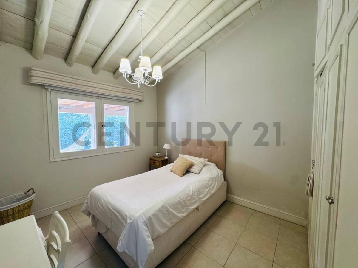 Foto de HERMOSA CASA EN CHACRAS DE CORIA, imagen 5